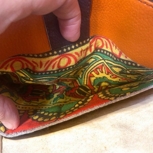 Soruka handcrafted recycled leather crossbody bag - Picture 8 of 10